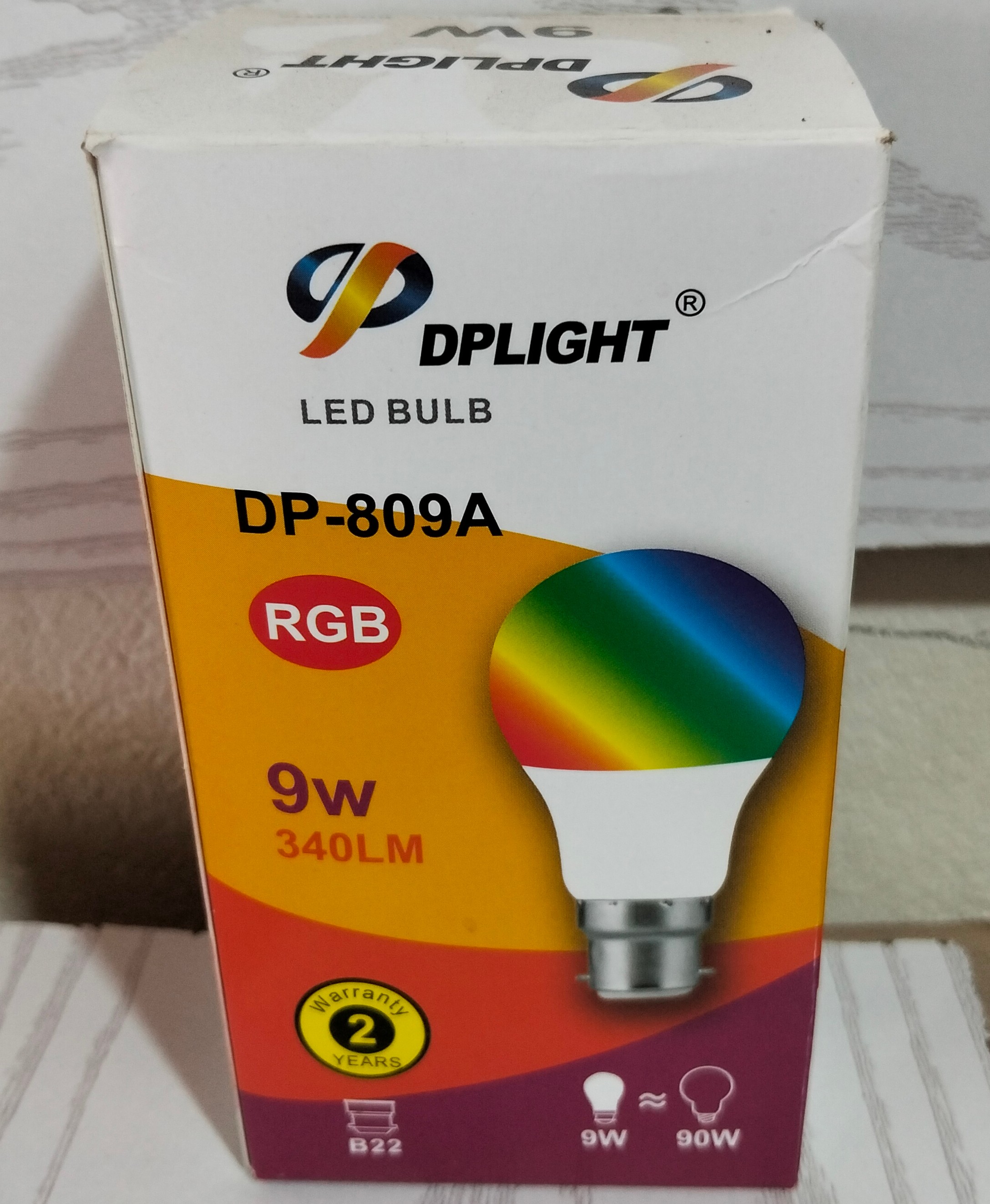 9W DP LIGHT BULB -RGB